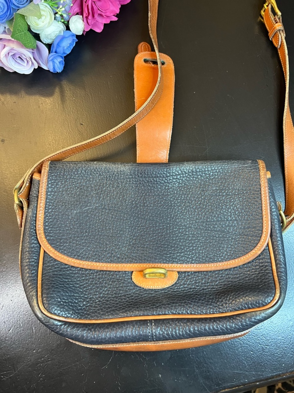 Vintage Dooney & Bourke Navy Blue Tan Leather Crossbody Bag Purse 80s 90s - Picture 5 of 16